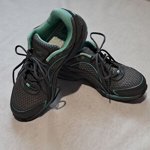 Ryka Womans Sky Walk Sneaker. Wide‎ Width. Size 7.5. Gray and Aqua.